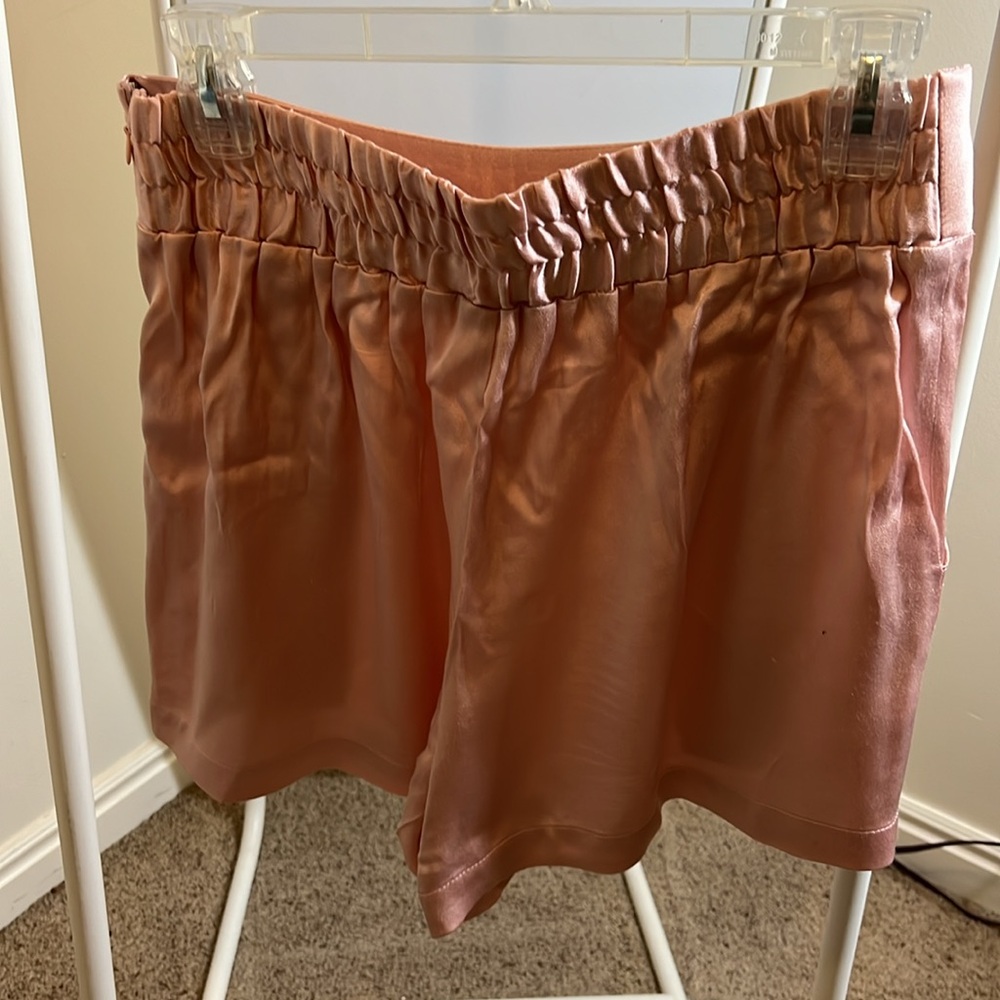Pink shorts - Picture 2 of 2